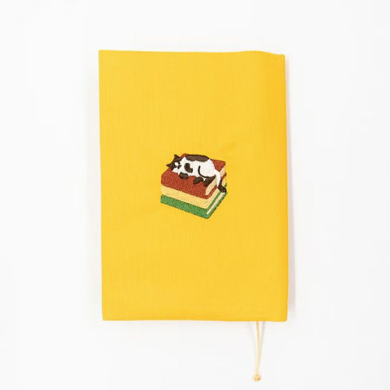 Furukawa Paper - Hontowatashi Embroidery Book Cover/ Planner Cover - Cat and Books (A6)