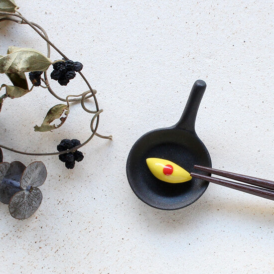 Ceramic Omurice Skillet Chopstick Rest